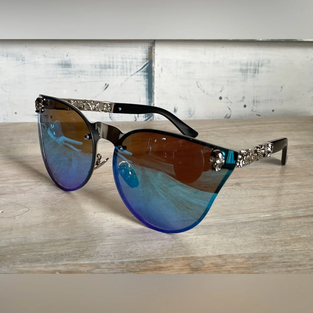 Unisex Skull Sunglasses NWOT